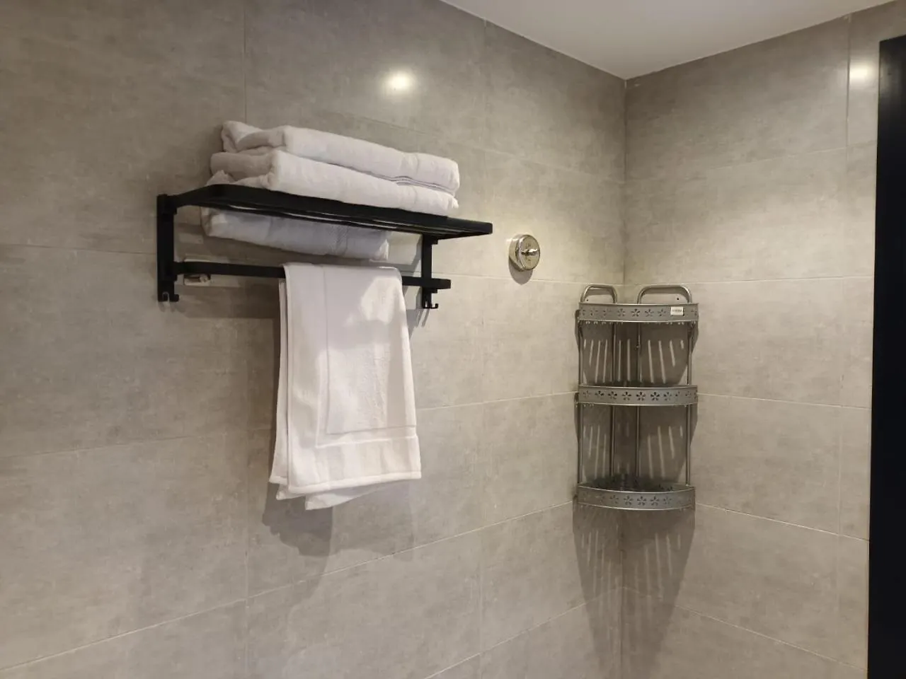 Alrawdah Premium 3 Bedroom Apartment Hotel