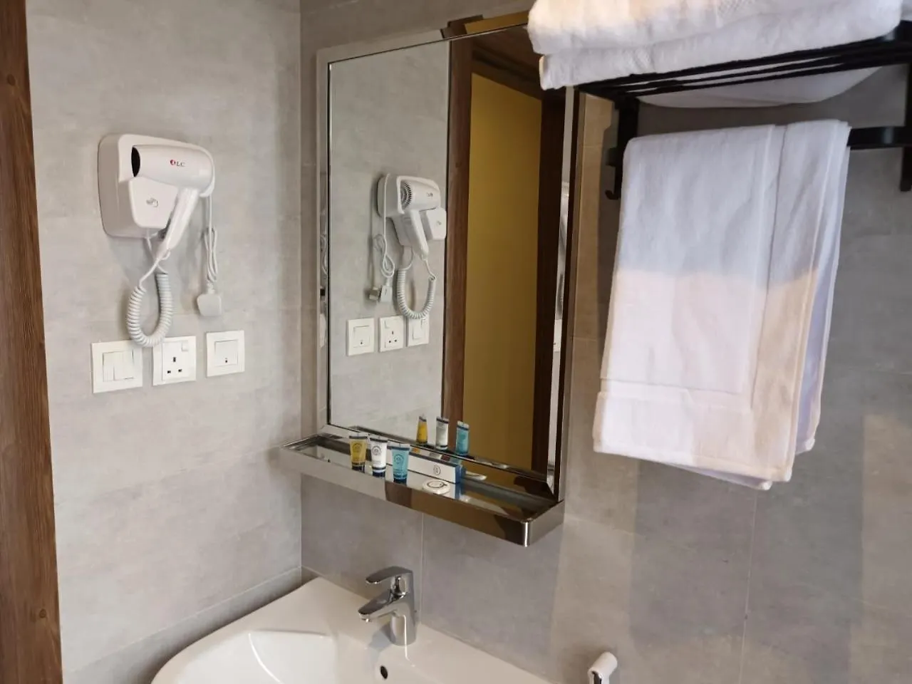 Alrawdah Premium 3 Bedroom Apartment Medina